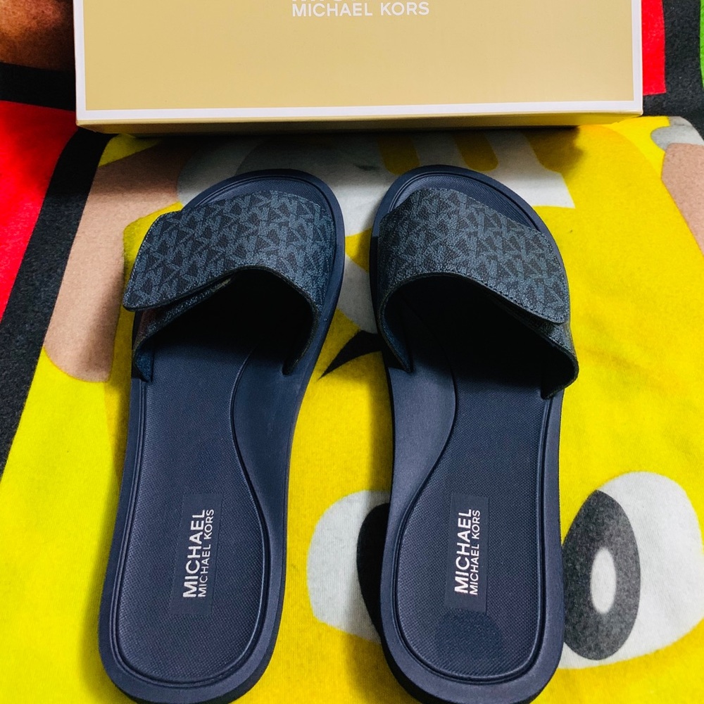 Michael kors slide